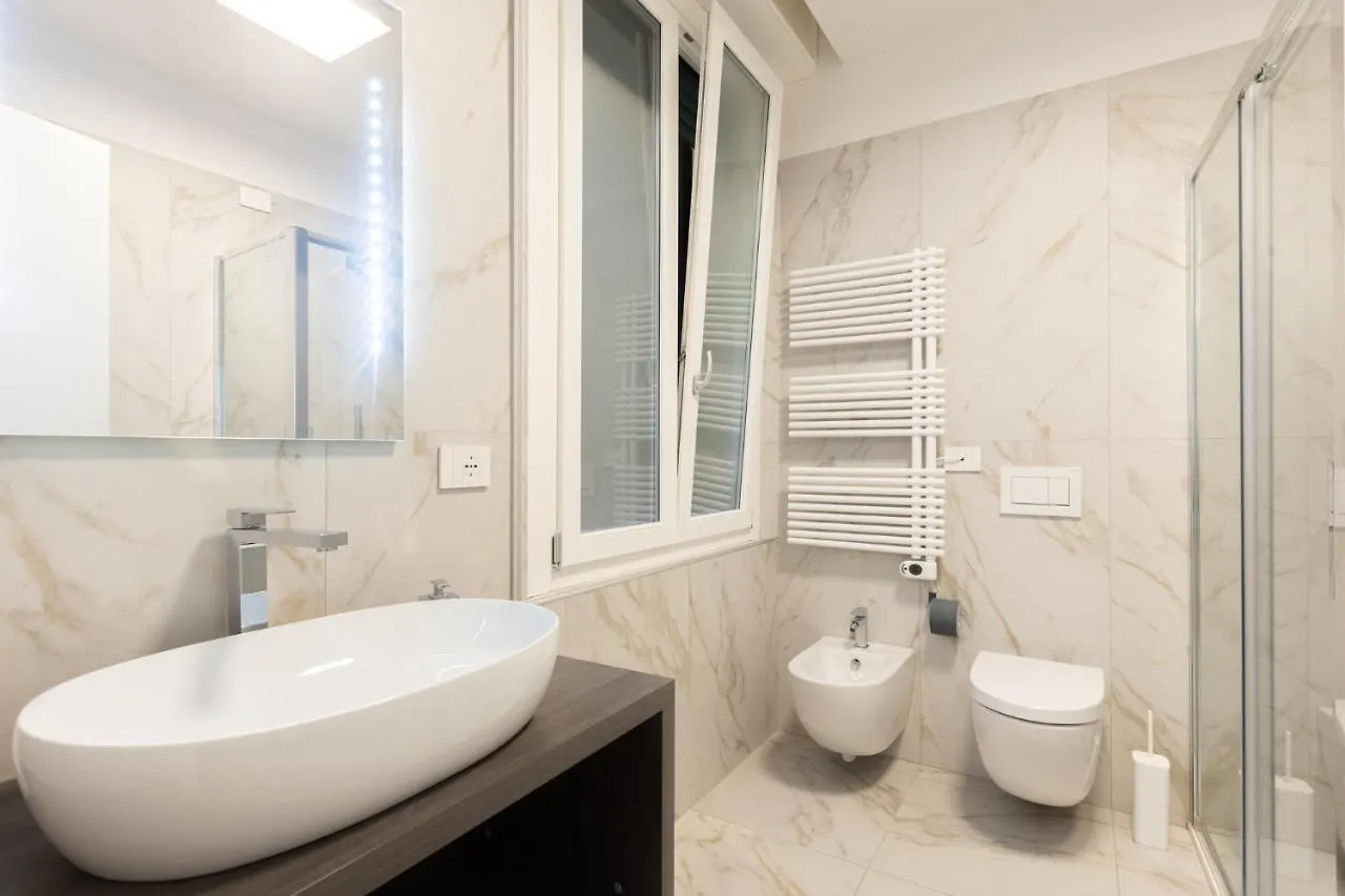 Just Urban Stays - Beautiful Apartment In The City Center Bologna