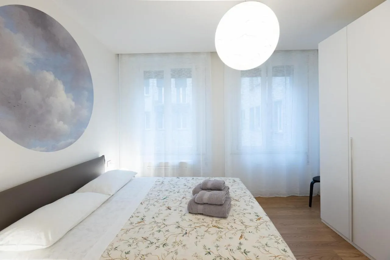 Just Urban Stays - Beautiful Apartment In The City Center