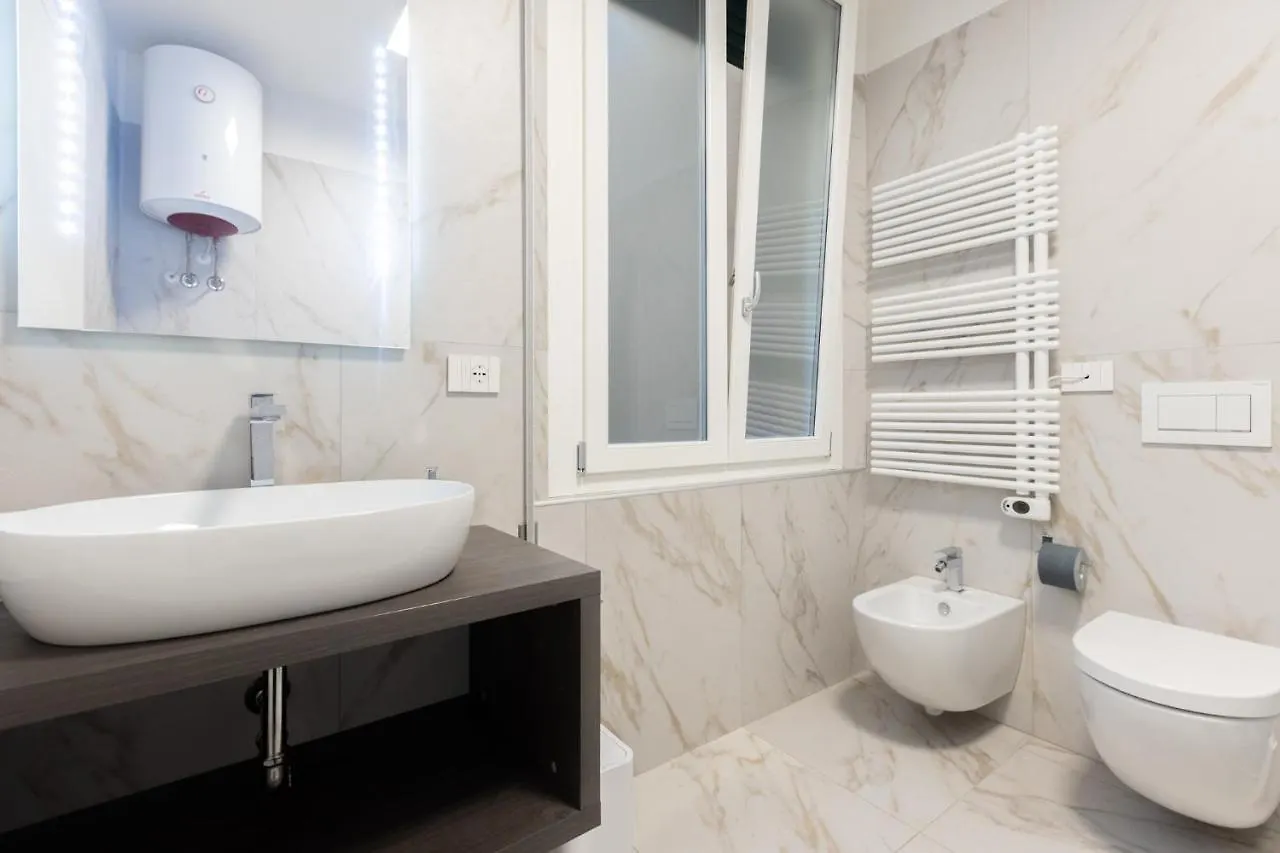 Just Urban Stays - Beautiful Apartment In The City Center  Bologna