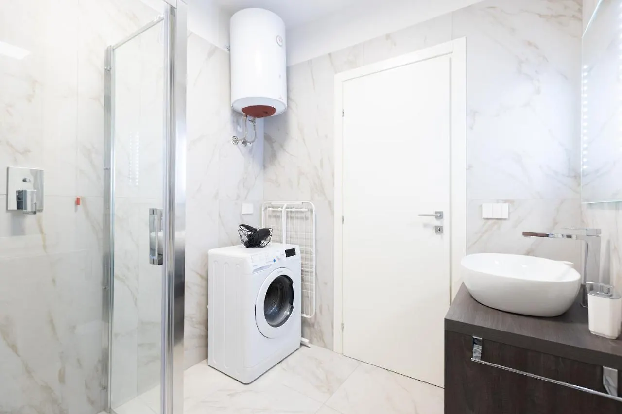 Just Urban Stays - Beautiful Apartment In The City Center