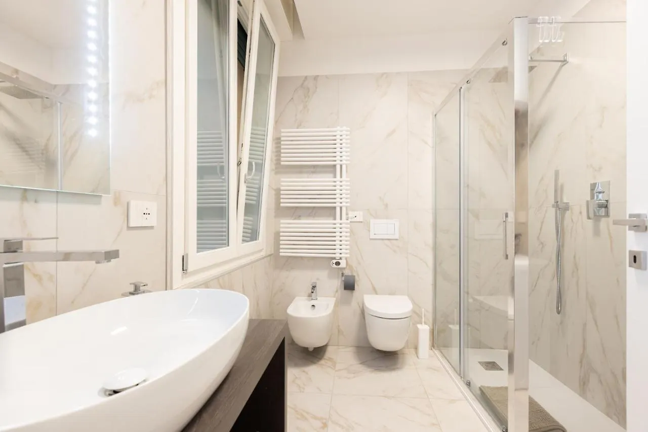 Just Urban Stays - Beautiful Apartment In The City Center 0*, Bologna