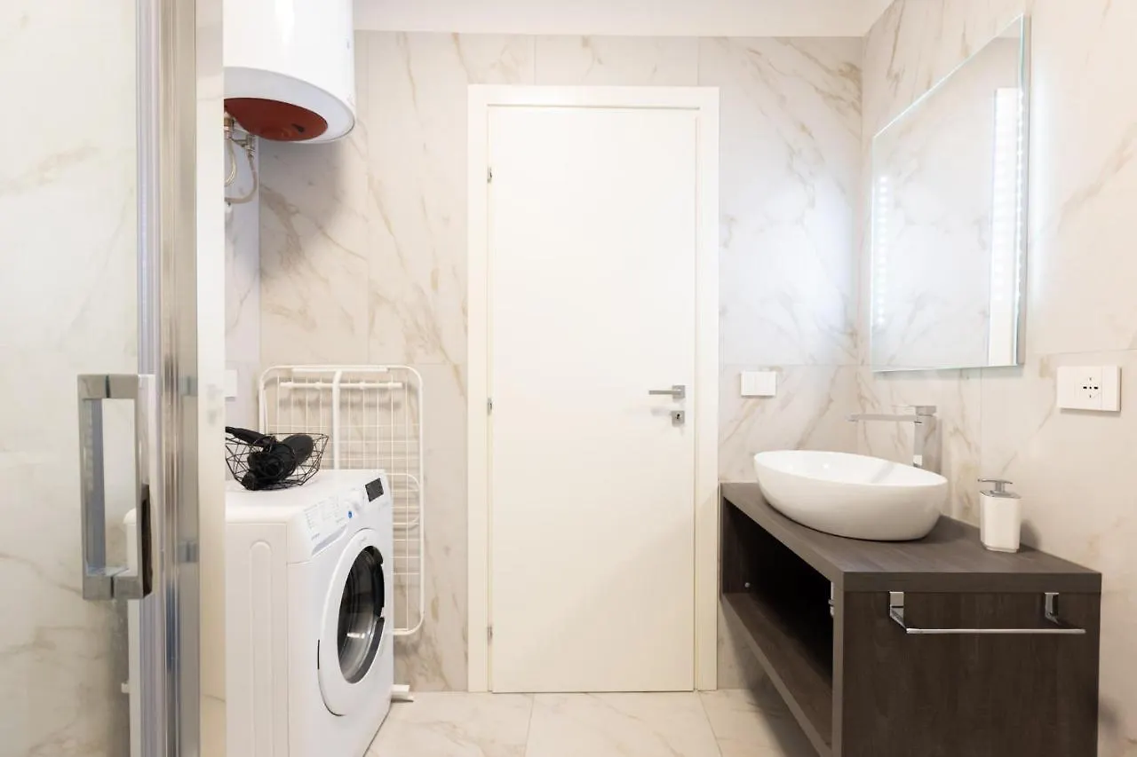 Just Urban Stays - Beautiful Apartment In The City Center Italy