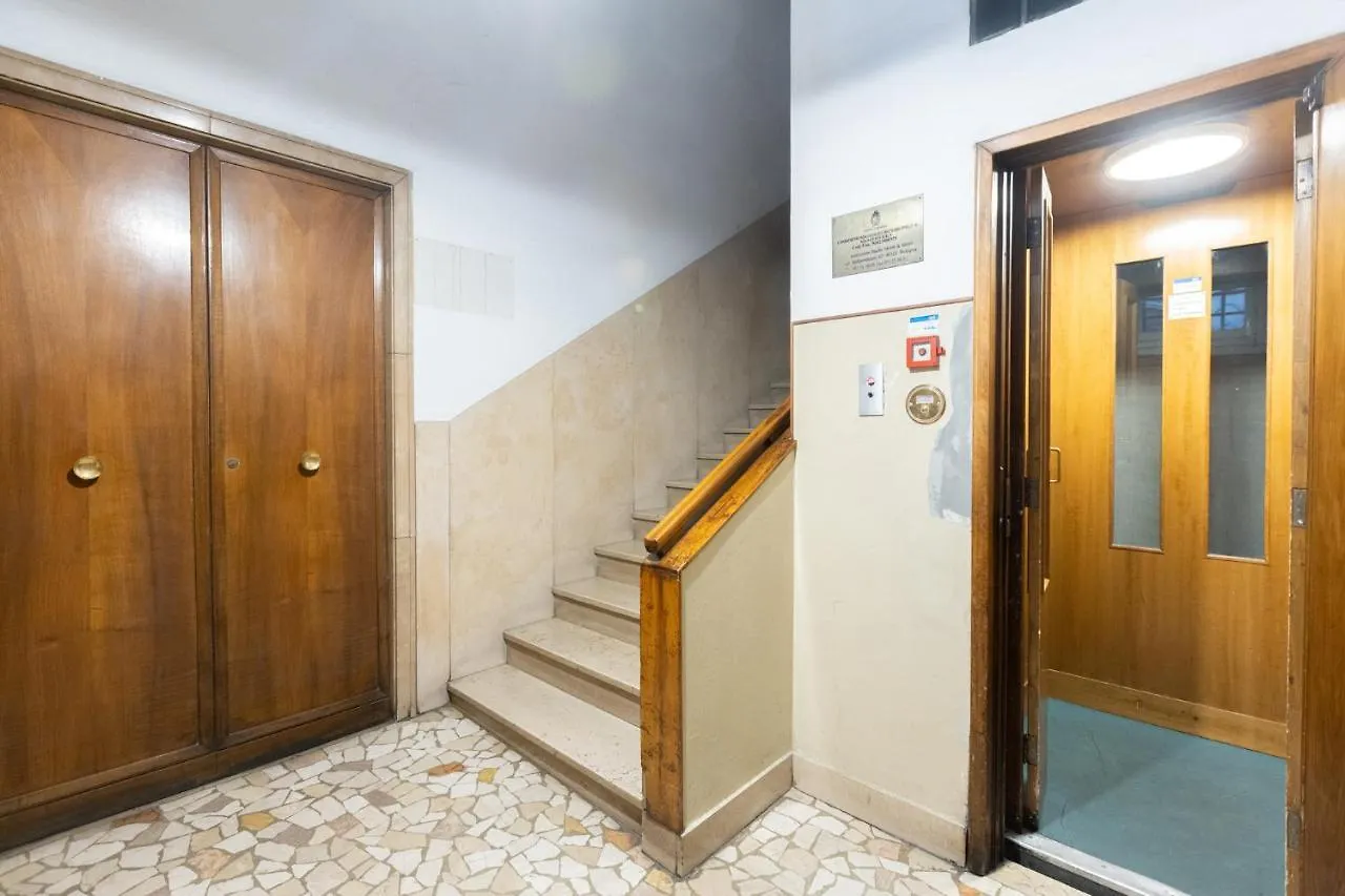 Just Urban Stays - Beautiful Apartment In The City Center  Bologna